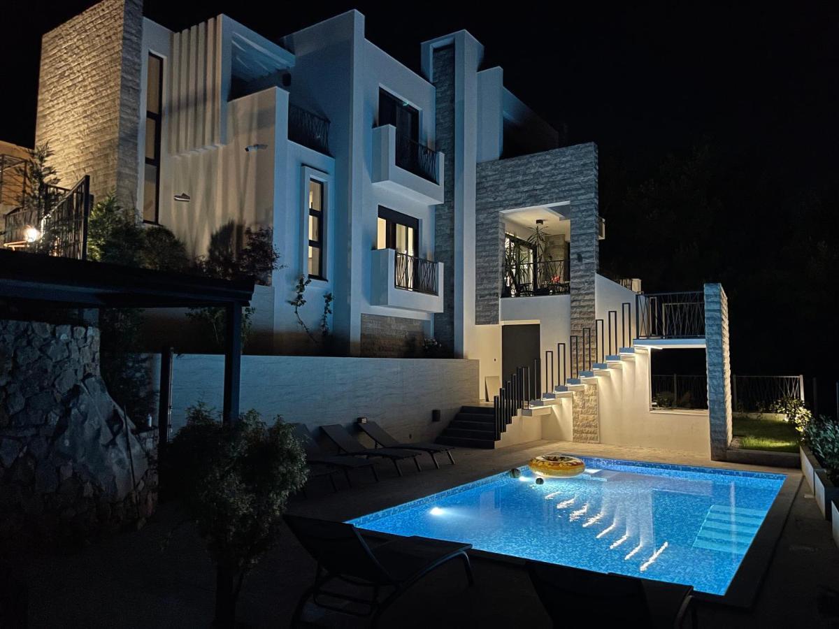 Villa Pine Bar Exterior photo