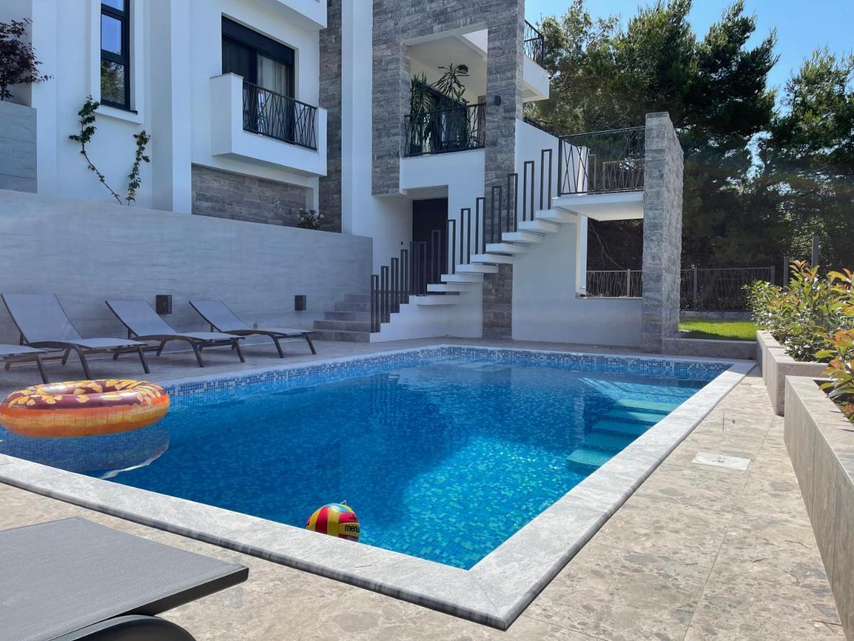 Villa Pine Bar Exterior photo