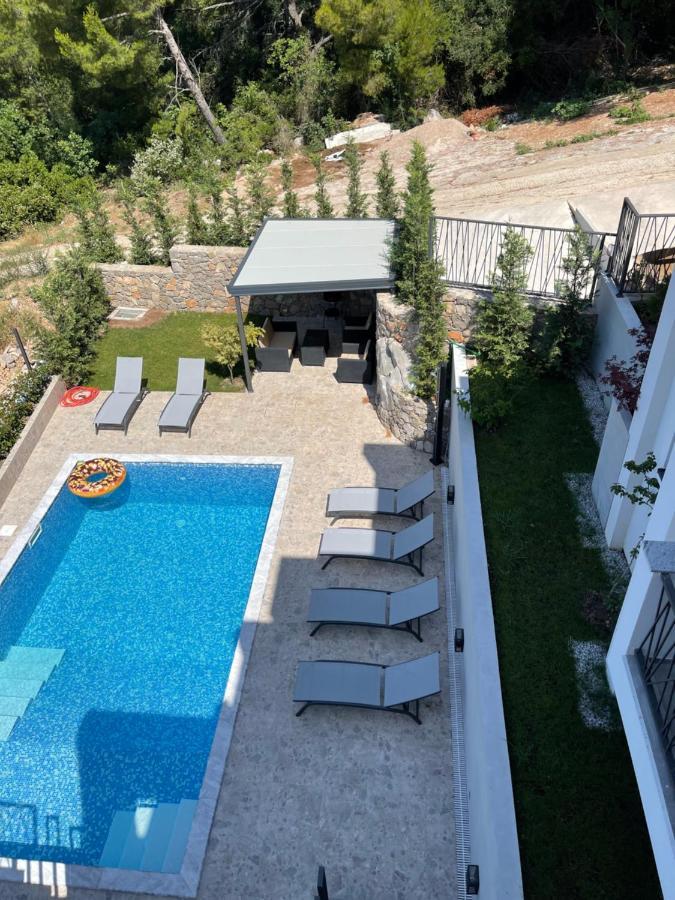 Villa Pine Bar Exterior photo